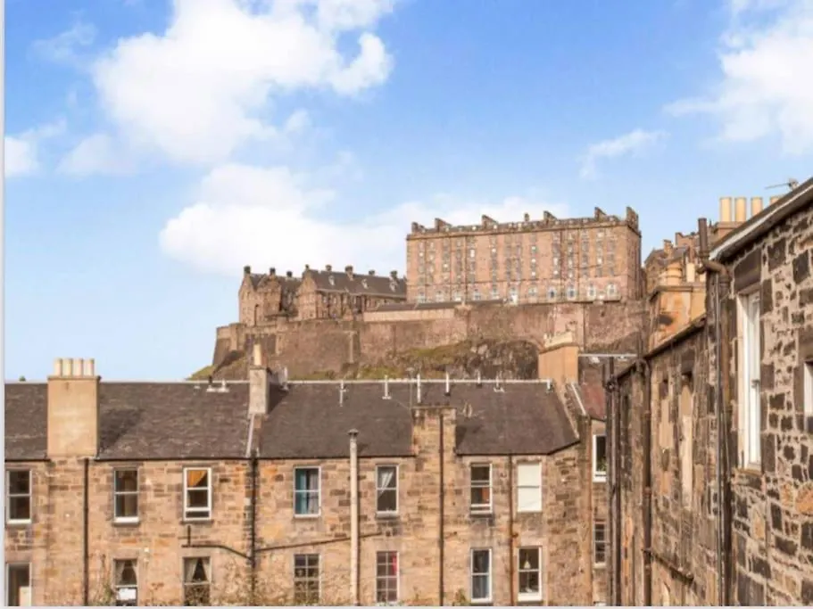Large 4 Bed Apartment Edinburgh United Kingdom