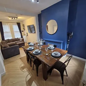  Holiday home 4br House Popular Ravenhill Road United Kingdom