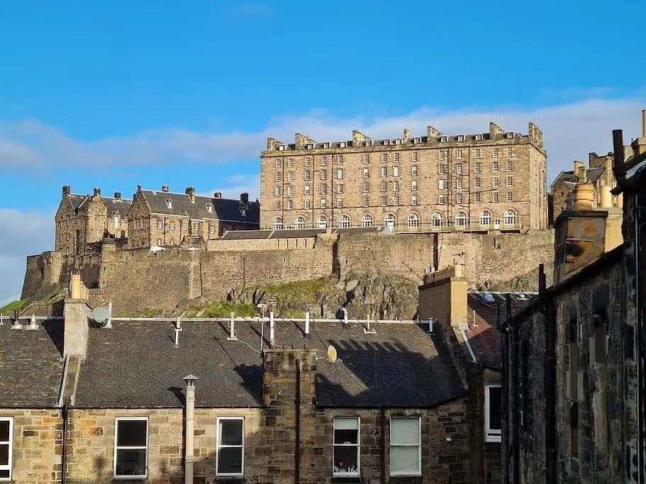Large 4 Bed Lejlighed Edinburgh
